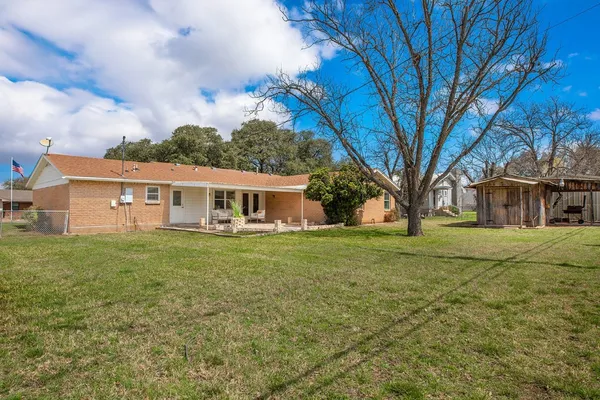 $279,900 | 1013 West 12th Street, Brady, TX 76825