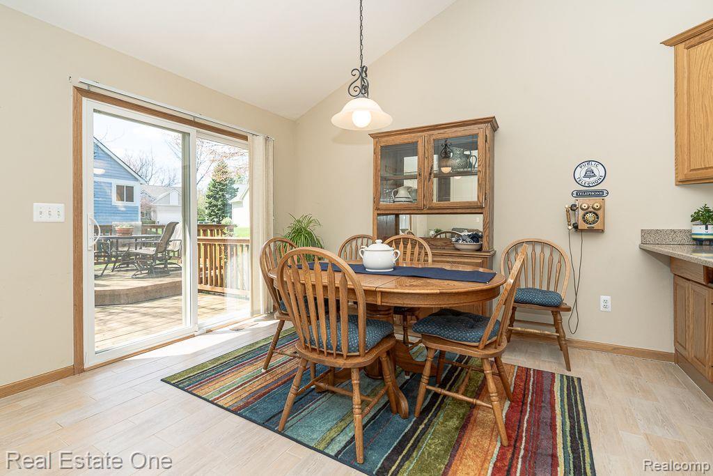 3208 Fairgrove Terrace Rochester Hills, MI 48309 - Photo 8 of 21