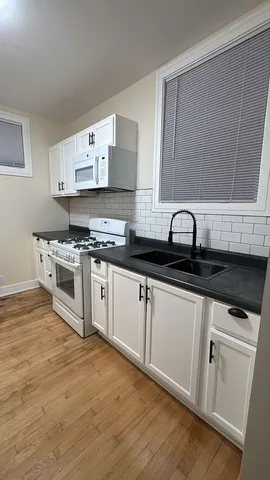 $1,350 | 610 East 74th Street, Unit 2B, Chicago, IL 60619