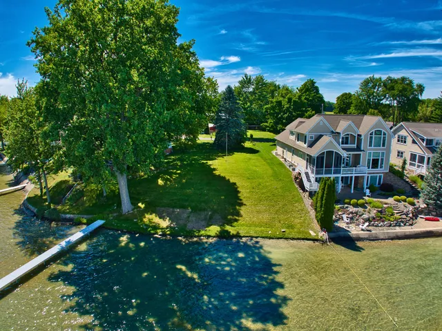 $599,000 | 633 Pearl Beach Drive North, Coldwater, MI 49036