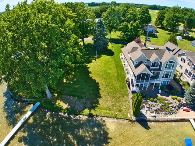 $599,000 | 633 Pearl Beach Drive North, Coldwater, MI 49036