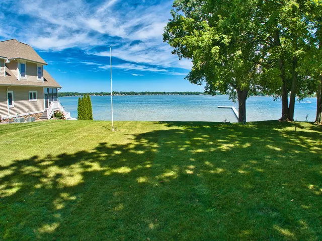 $599,000 | 633 Pearl Beach Drive North, Coldwater, MI 49036