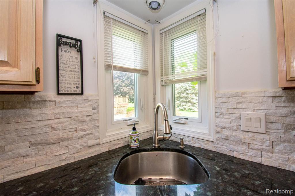 2835 Norton Lawn Street Rochester Hills, MI 48307 - Photo 14 of 38