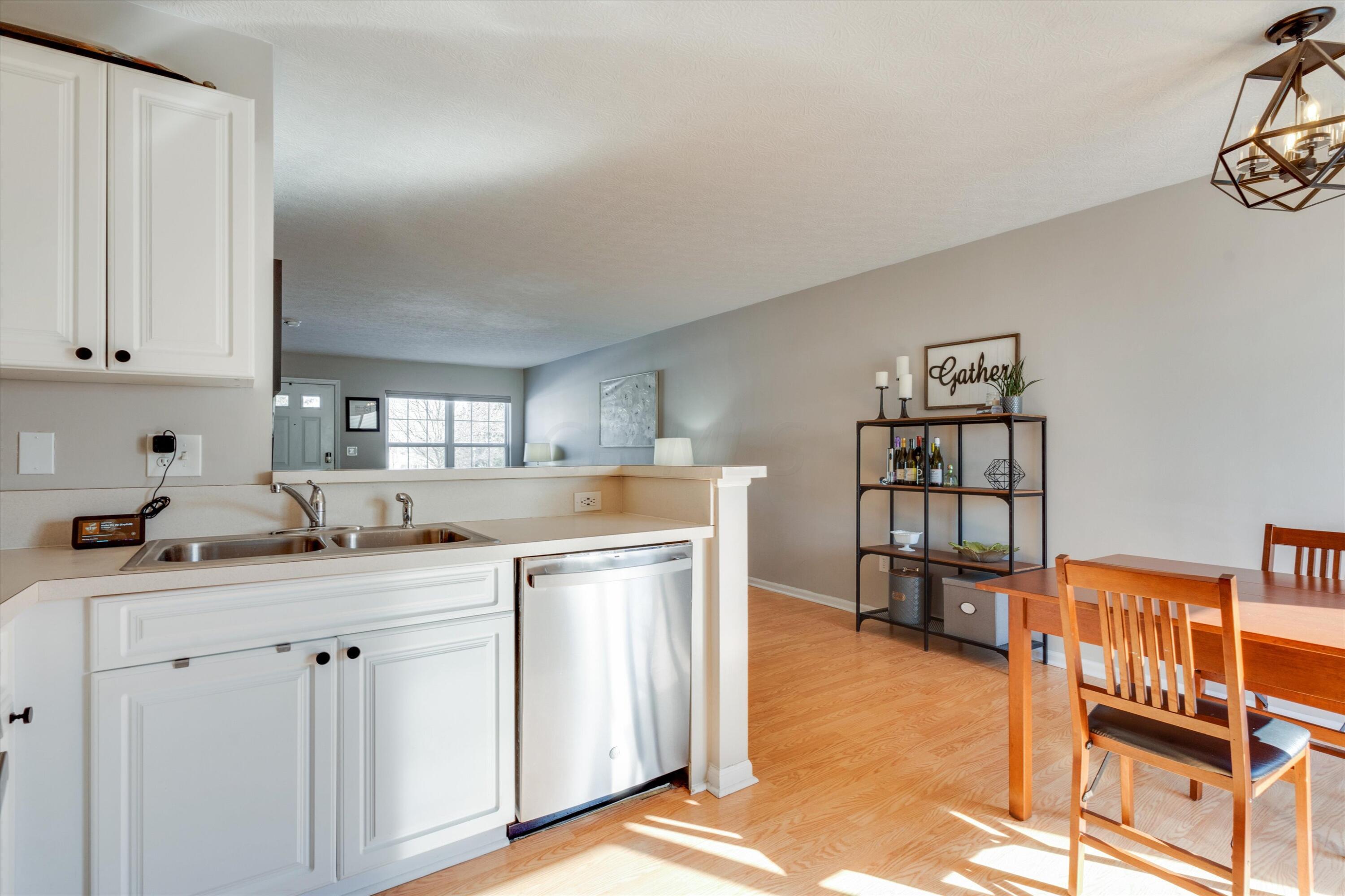 623 Lazelle Road Westerville, OH 43081 - Photo 7 of 16 15-dsc05808-dsc05810