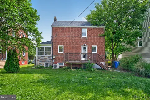 $1,195,000 | 2539 Washington Boulevard, Arlington, VA 22201