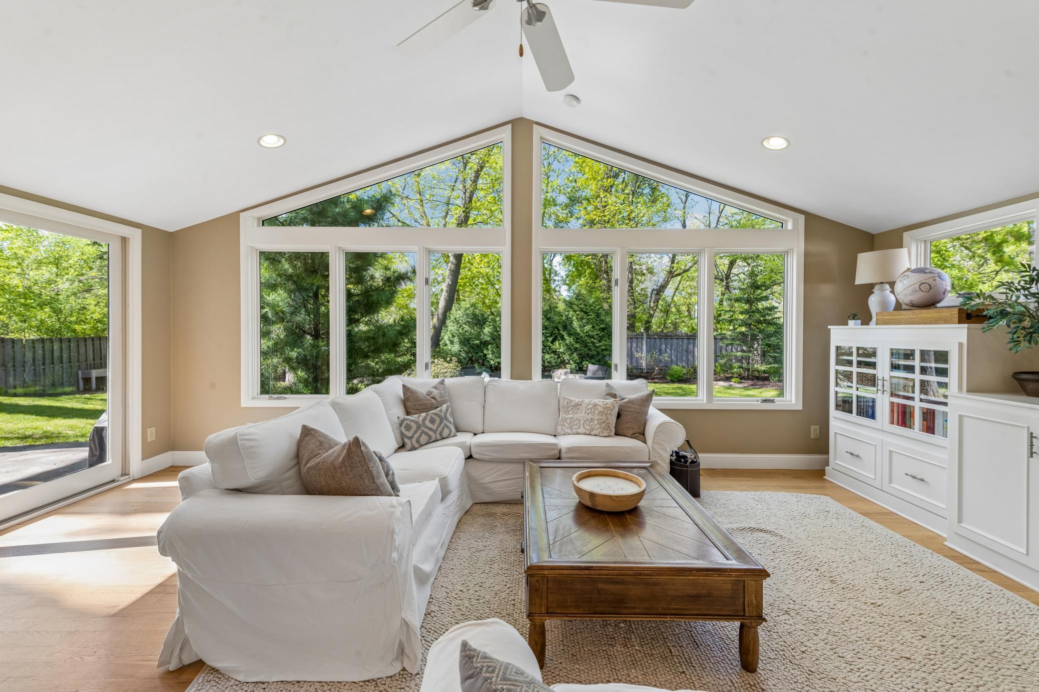290 Ridgeview Drive Wayzata, MN 55391 - Photo 13 of 37 Gallery Image 13