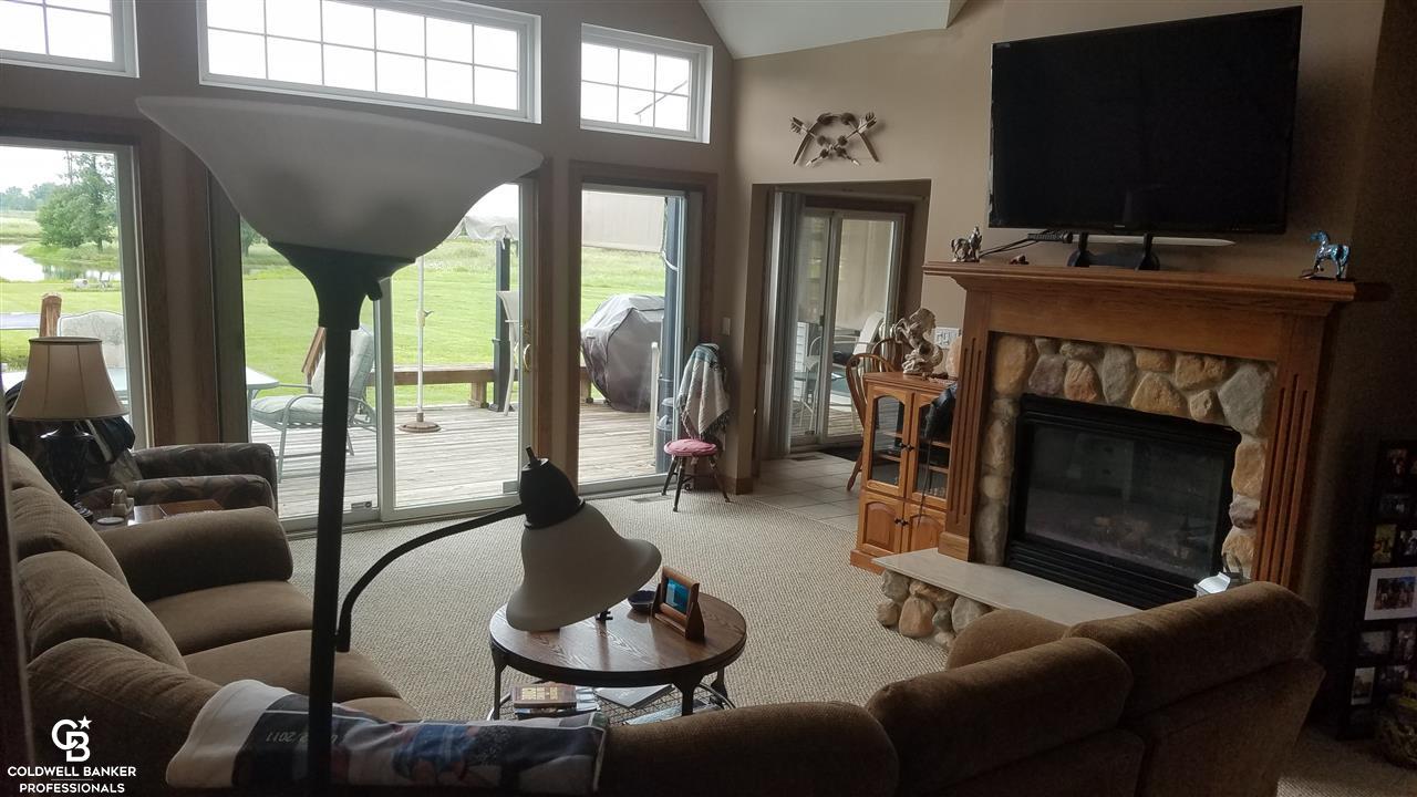 9022 Fisher Road Yale, MI 48097 - Photo 11 of 40 Living Room