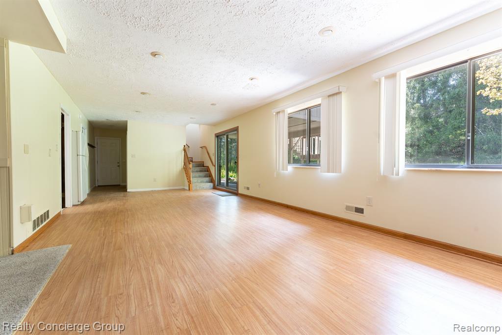 5412 Prairie View Brighton, MI 48116 - Photo 19 of 27
