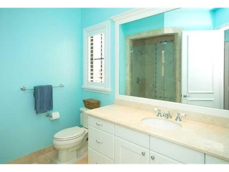 17510 Cadena Drive Boca Raton, FL 33496 - Photo 25 of 35 Bathroom