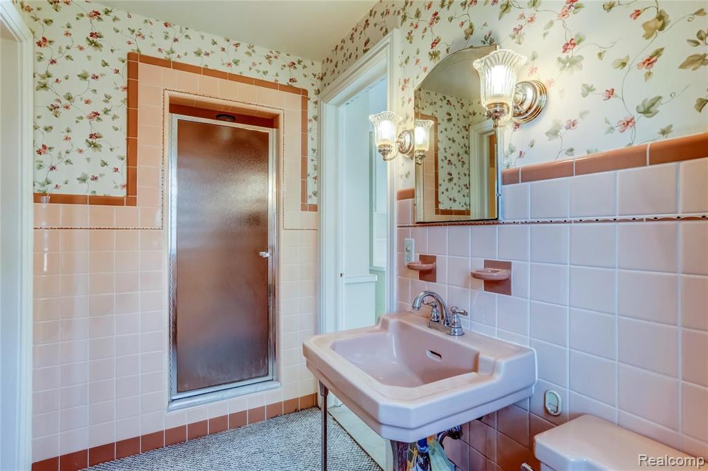1041 Yorkshire Road Grosse Pointe Park, MI 48230 - Photo 24 of 35