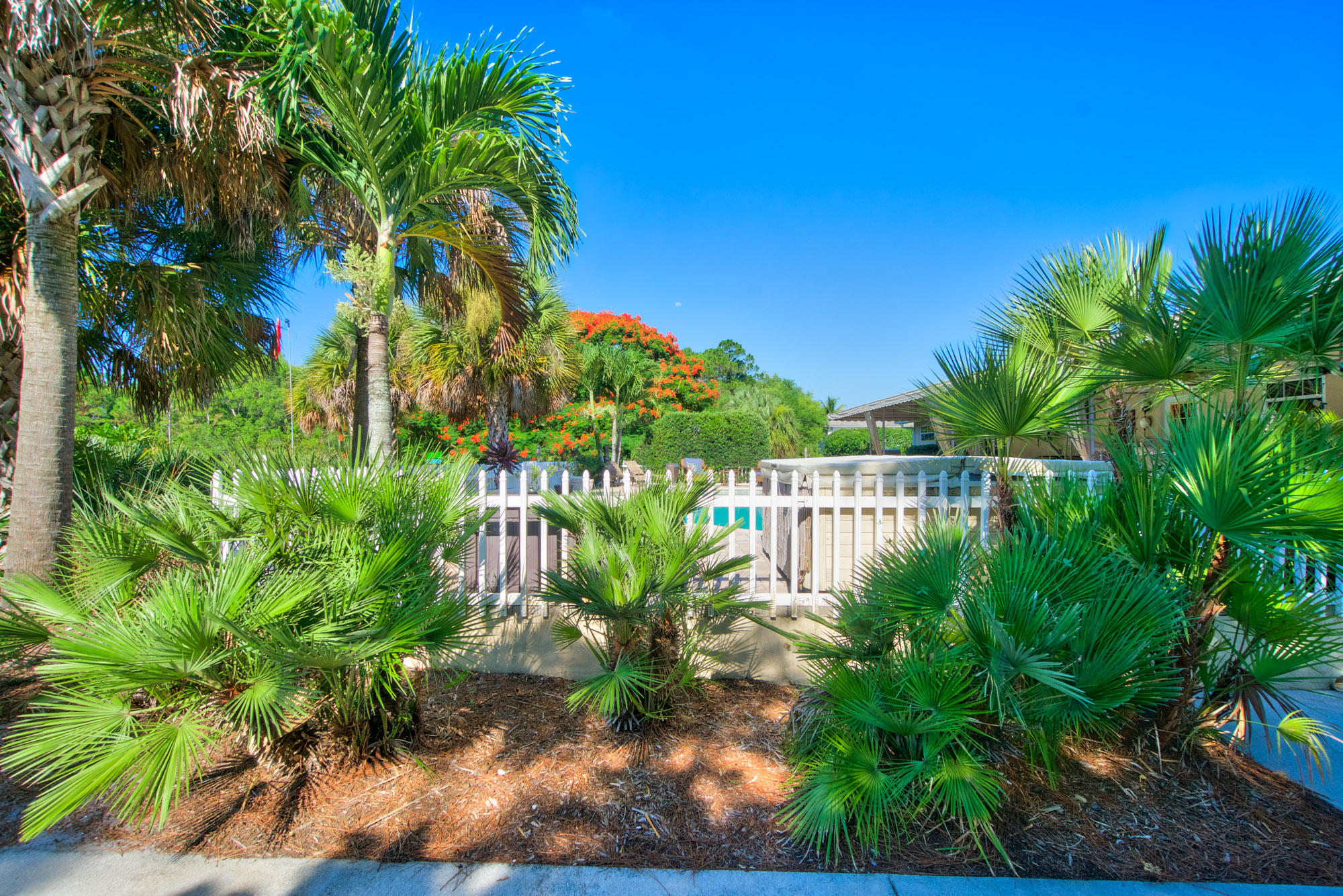 3240 Southeast Chandelle Road Jupiter, FL 33478 - Photo 17 of 30 back patio area