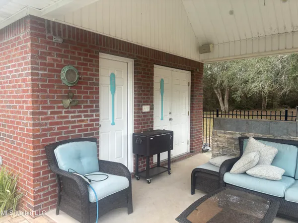 $699,000 | 7201 Bentwood Drive, Moss Point, MS 39562