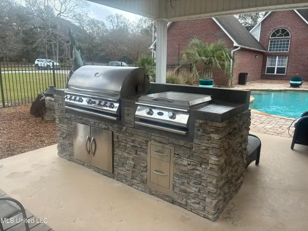 $699,000 | 7201 Bentwood Drive, Moss Point, MS 39562