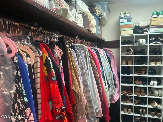 $825,000 | 7201 Bentwood Drive, Moss Point, MS 39562