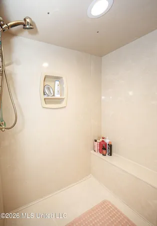 $699,000 | 7201 Bentwood Drive, Moss Point, MS 39562