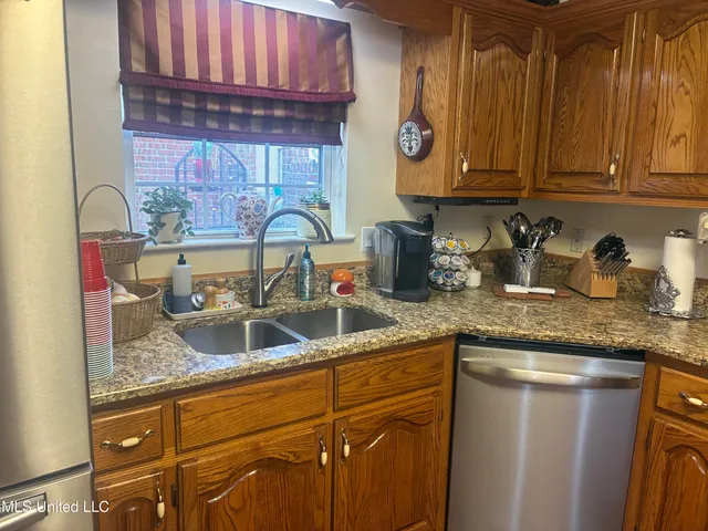 $825,000 | 7201 Bentwood Drive, Moss Point, MS 39562