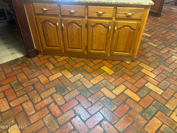 $699,000 | 7201 Bentwood Drive, Moss Point, MS 39562