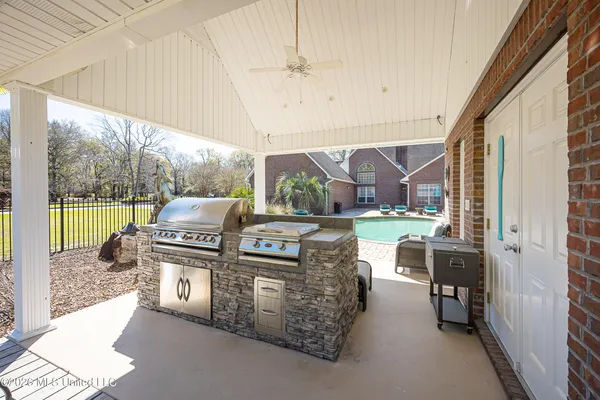 $699,000 | 7201 Bentwood Drive, Moss Point, MS 39562