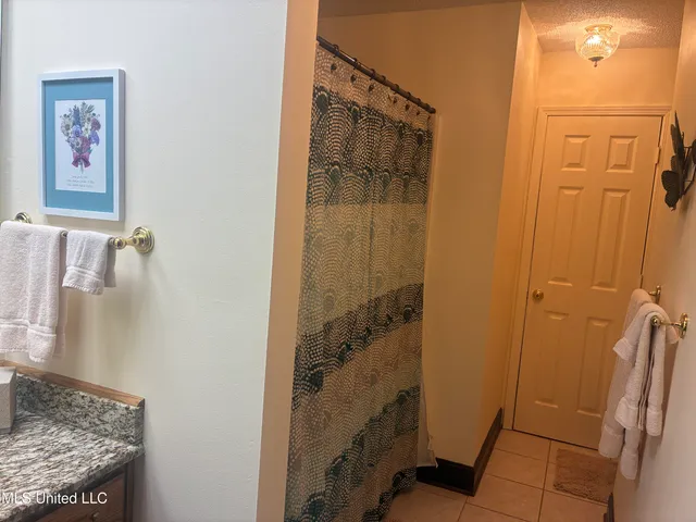 $825,000 | 7201 Bentwood Drive, Moss Point, MS 39562