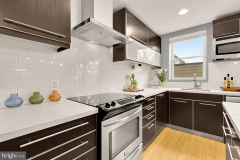 $589,000 | 1409 G Street Northeast, Unit 5, Washington, DC 20002