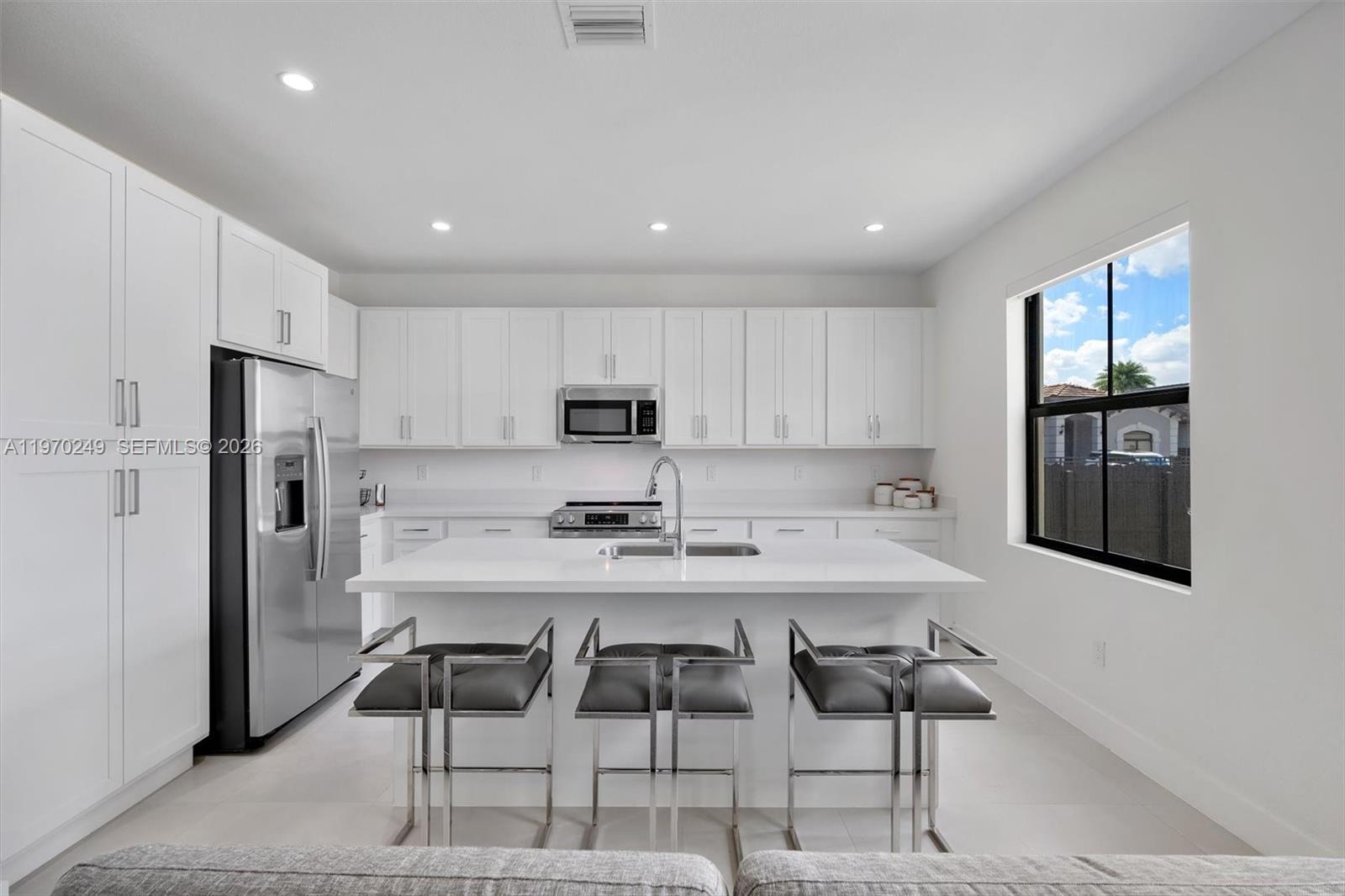 1380 Southwest 144th Avenue Miami, FL 33184 - Photo 14 of 41