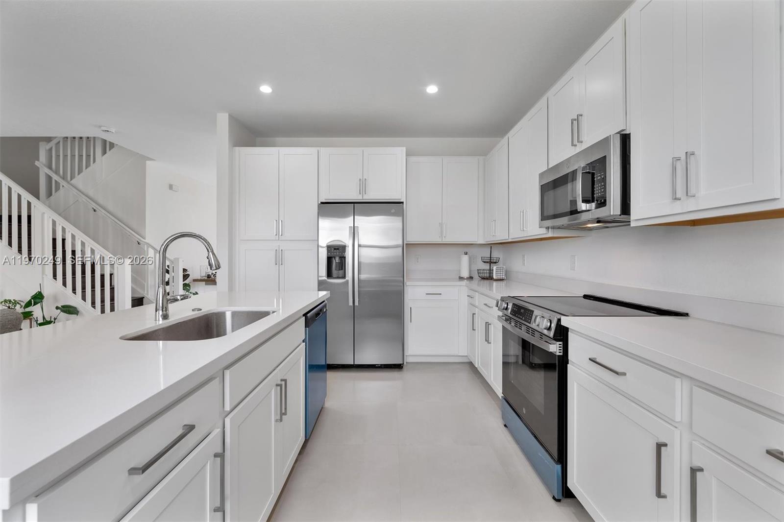 1380 Southwest 144th Avenue Miami, FL 33184 - Photo 15 of 41