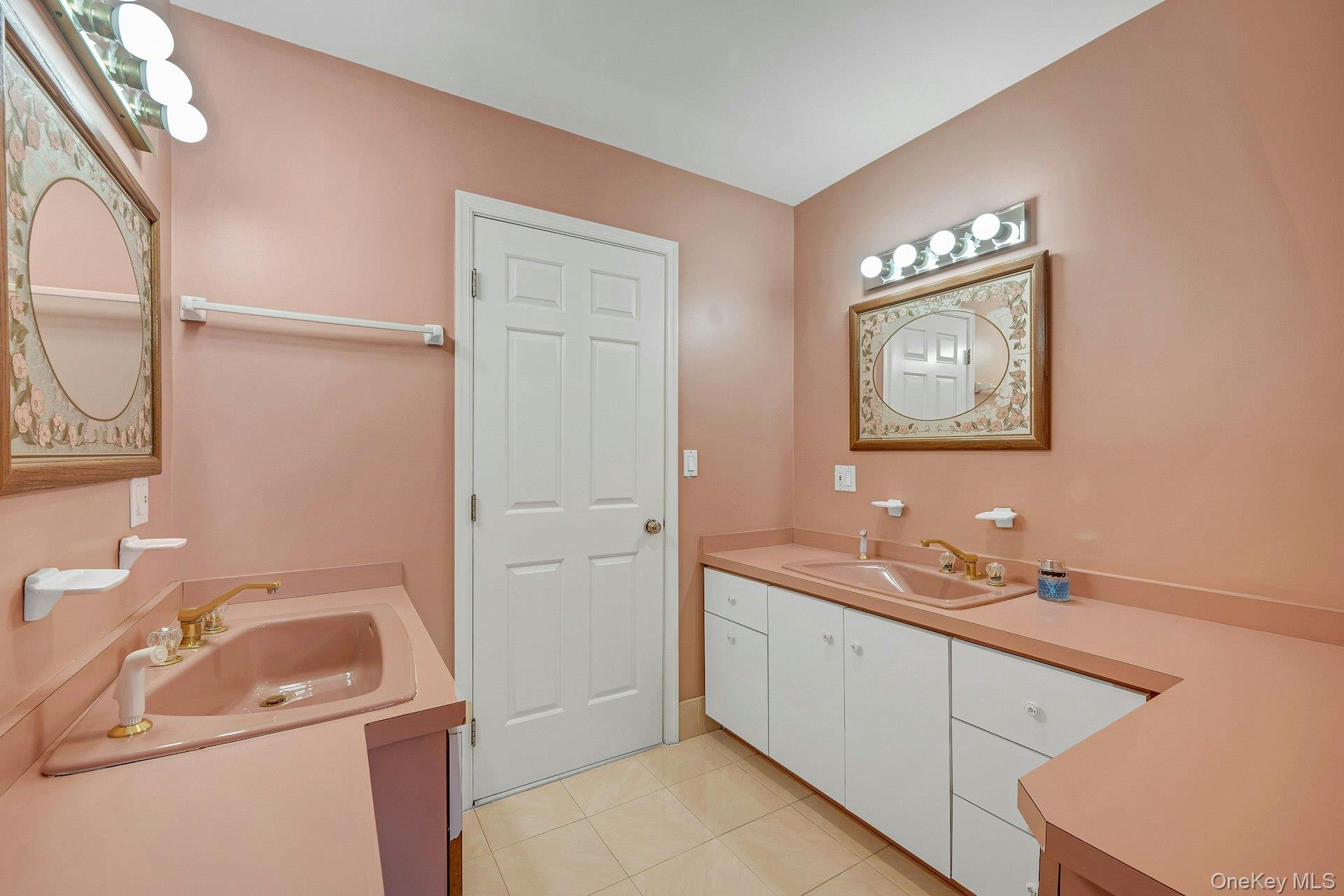 97 Bradley Road Scarsdale, NY 10583 - Photo 20 of 27 a bathroom with a sink toilet and vanity