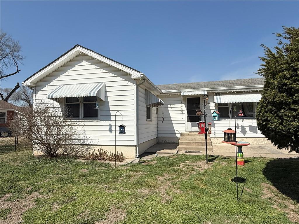 1817 Beech Street Atchison, KS 66002 - Photo 2 of 23