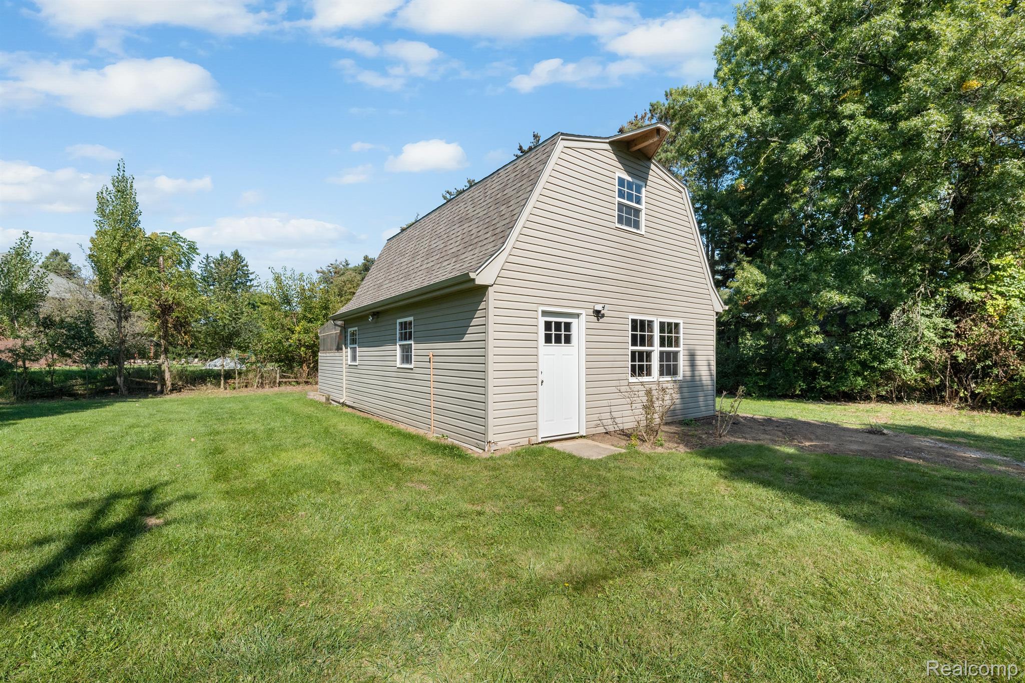 1255 East Buell Road Rochester, MI 48306 - Photo 35 of 37 Gallery Image 35