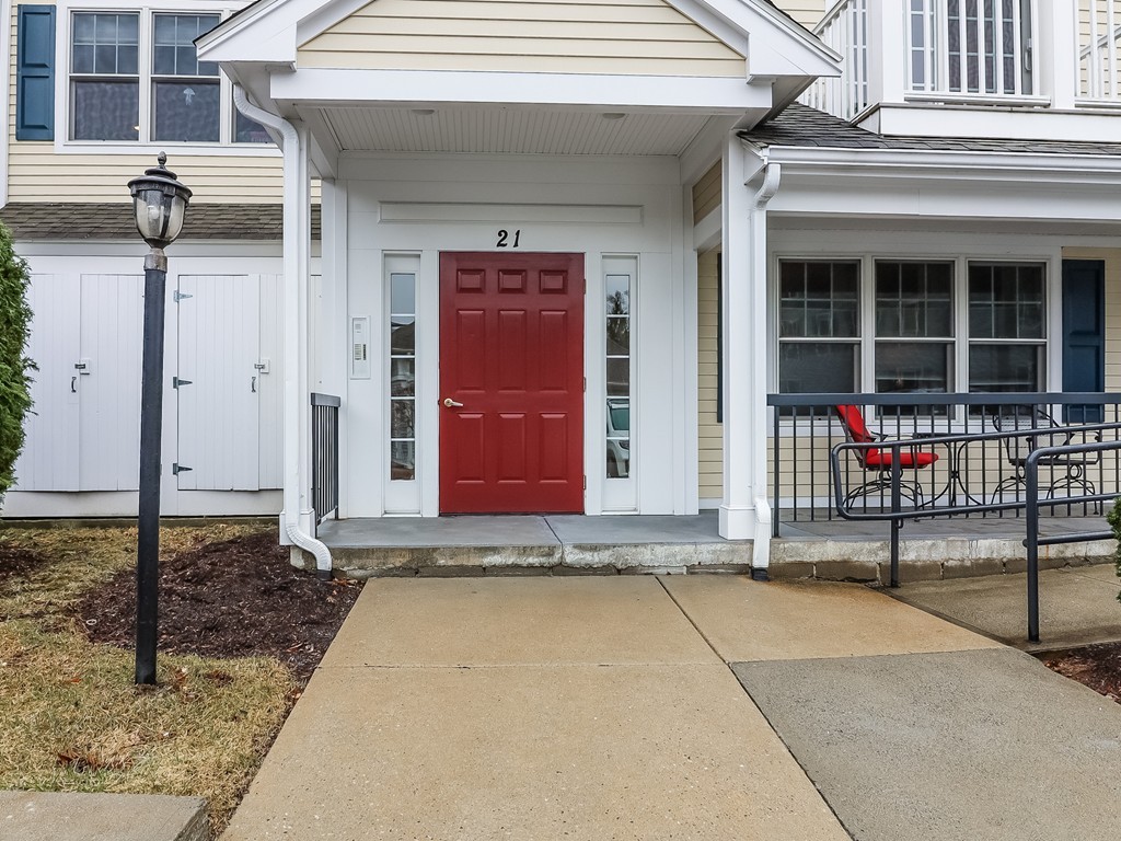 21 Maple Street, Unit D Canton, MA 02021 - Photo 3 of 29 Gallery Image 3