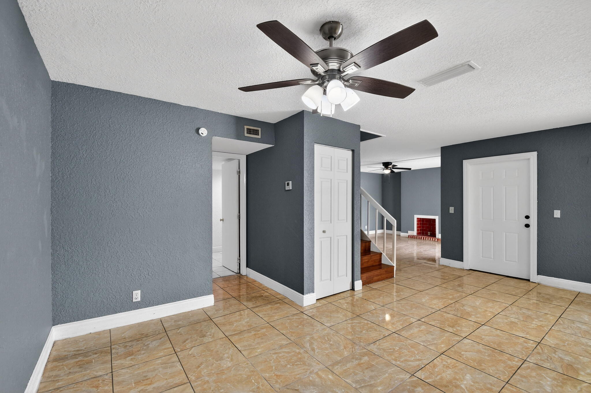 320 Woodland Road Palm Springs, FL 33461 - Photo 18 of 49 19-web-or-mls-DSC_4840
