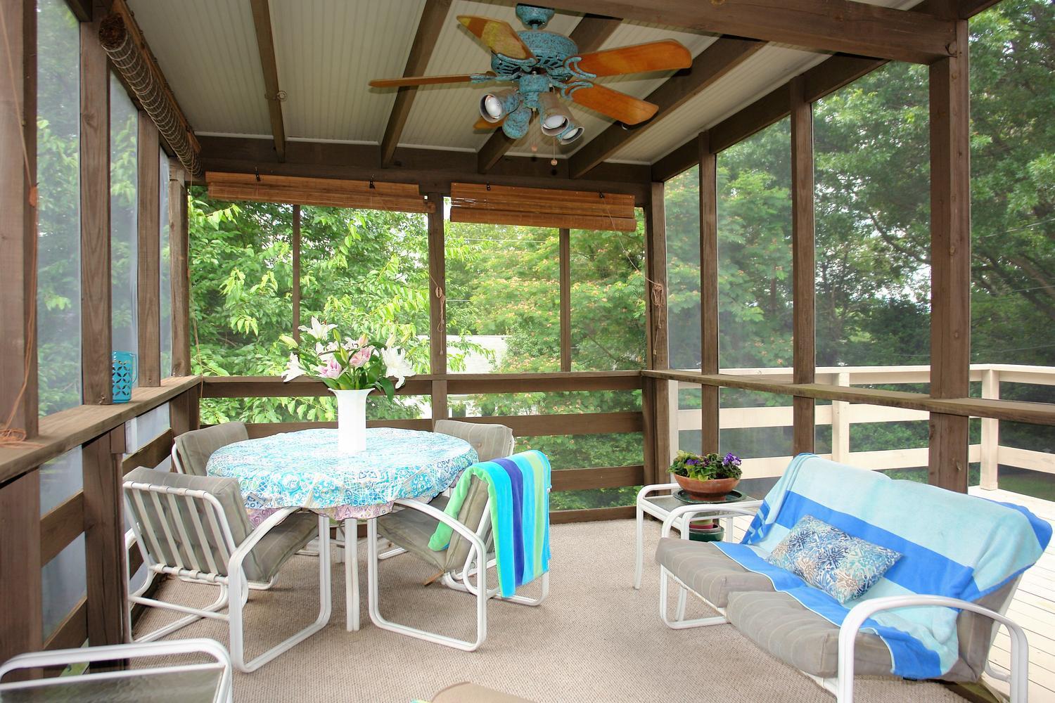2341 Idavere Road Southwest Roanoke, VA 24015 - Photo 11 of 31 2341 Idavere Road SW Roanoke-large-013-1