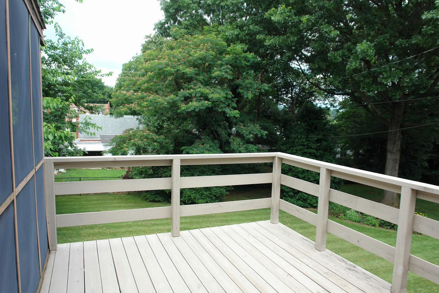 2341 Idavere Road Southwest Roanoke, VA 24015 - Photo 12 of 31 2341 Idavere Road SW Roanoke-large-014-5