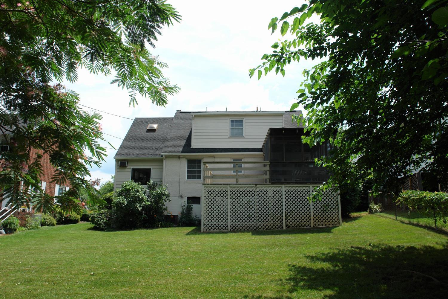 2341 Idavere Road Southwest Roanoke, VA 24015 - Photo 27 of 31 2341 Idavere Road SW Roanoke-large-029-2
