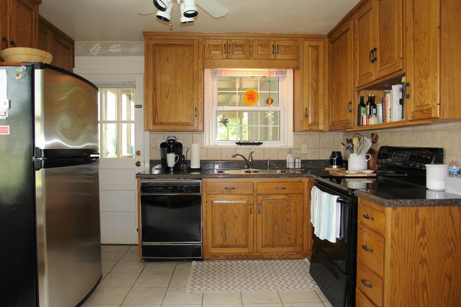 2341 Idavere Road Southwest Roanoke, VA 24015 - Photo 8 of 31 2341 Idavere Road SW Roanoke-large-010-2