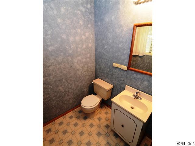 7517 Eastbourne Road Charlotte, NC 28227 - Photo 13 of 16
