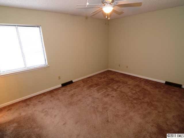7517 Eastbourne Road Charlotte, NC 28227 - Photo 8 of 16