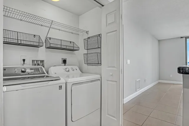 $415,000 | 610 Clematis Street, Unit 618, West Palm Beach, FL 33401