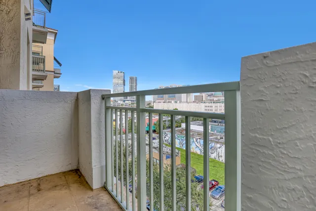 $415,000 | 610 Clematis Street, Unit 618, West Palm Beach, FL 33401