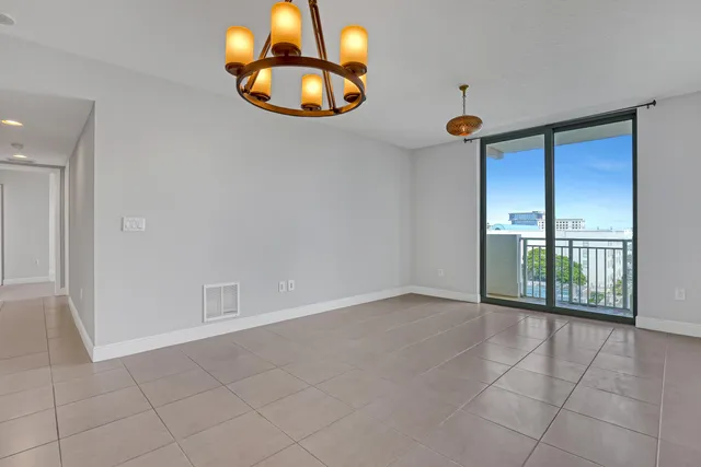 $415,000 | 610 Clematis Street, Unit 618, West Palm Beach, FL 33401