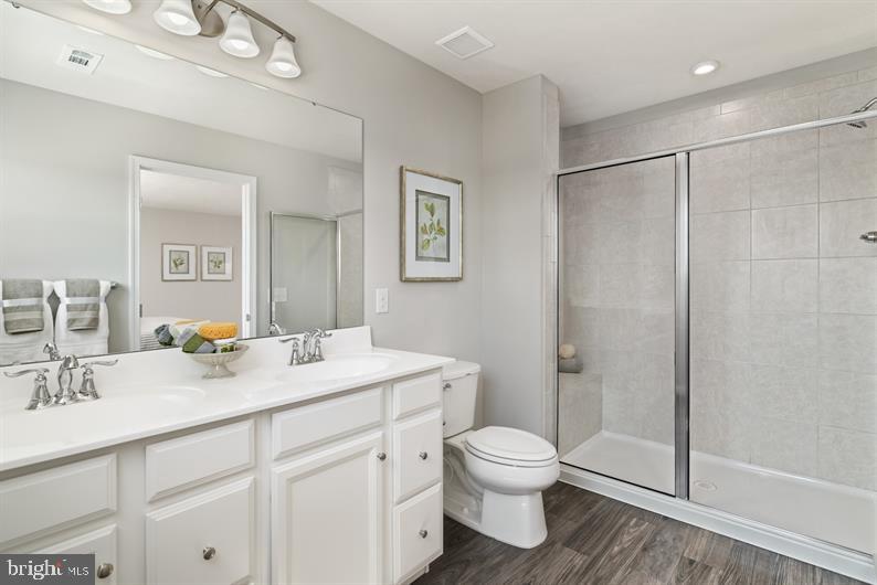 351 Piper Lane Exton, PA 19341 - Photo 8 of 10 Dual Sink Bath
