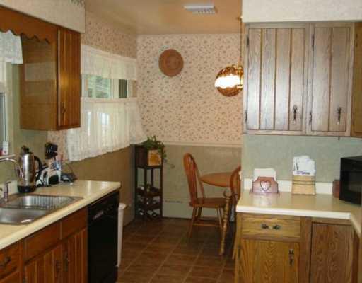 59 Stone Marker Drive Washington, PA 15301 - Photo 4 of 7 Kitchen.