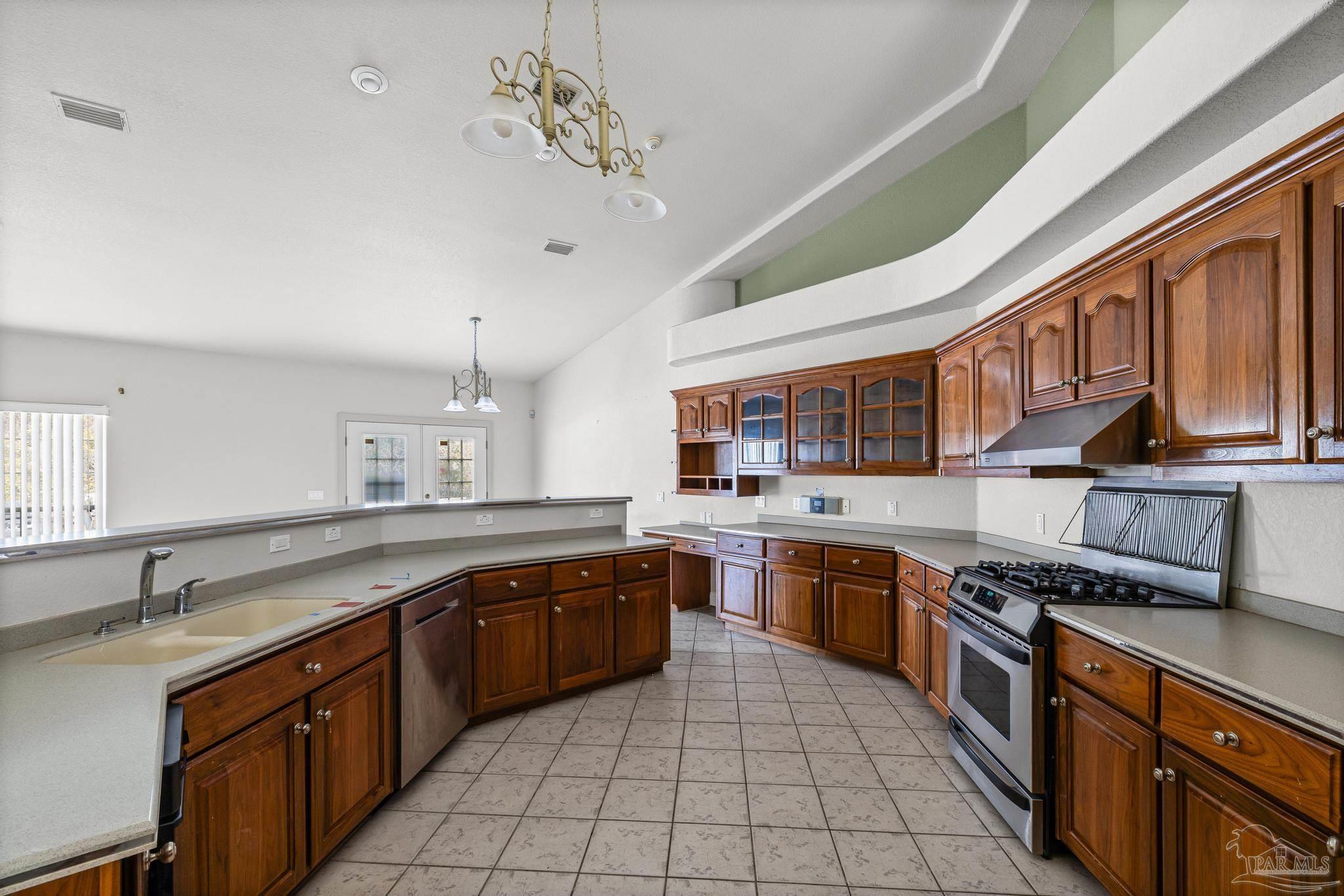 7934 Castle Pointe Way Pensacola, FL 32506 - Photo 16 of 48