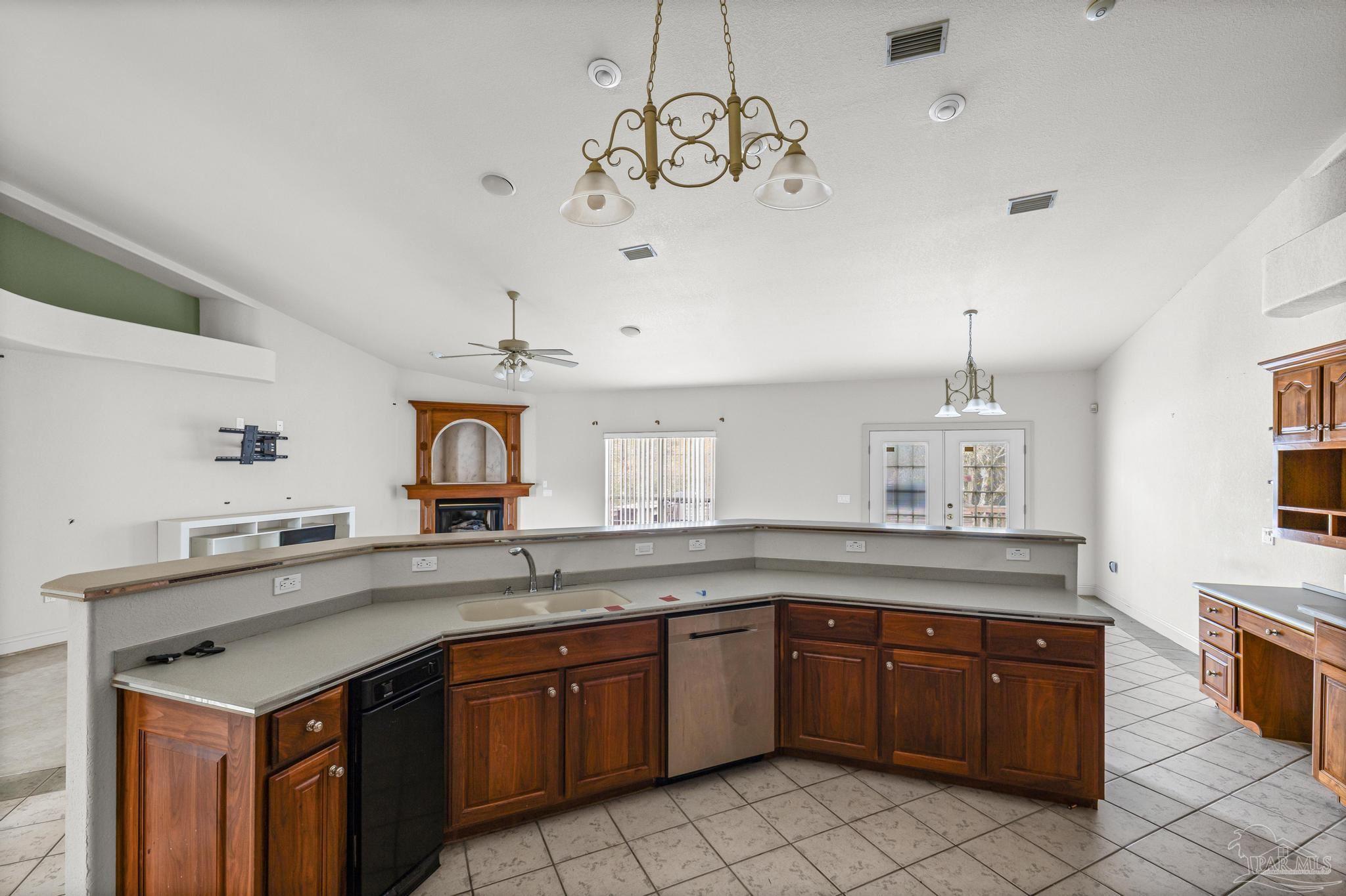 7934 Castle Pointe Way Pensacola, FL 32506 - Photo 18 of 48