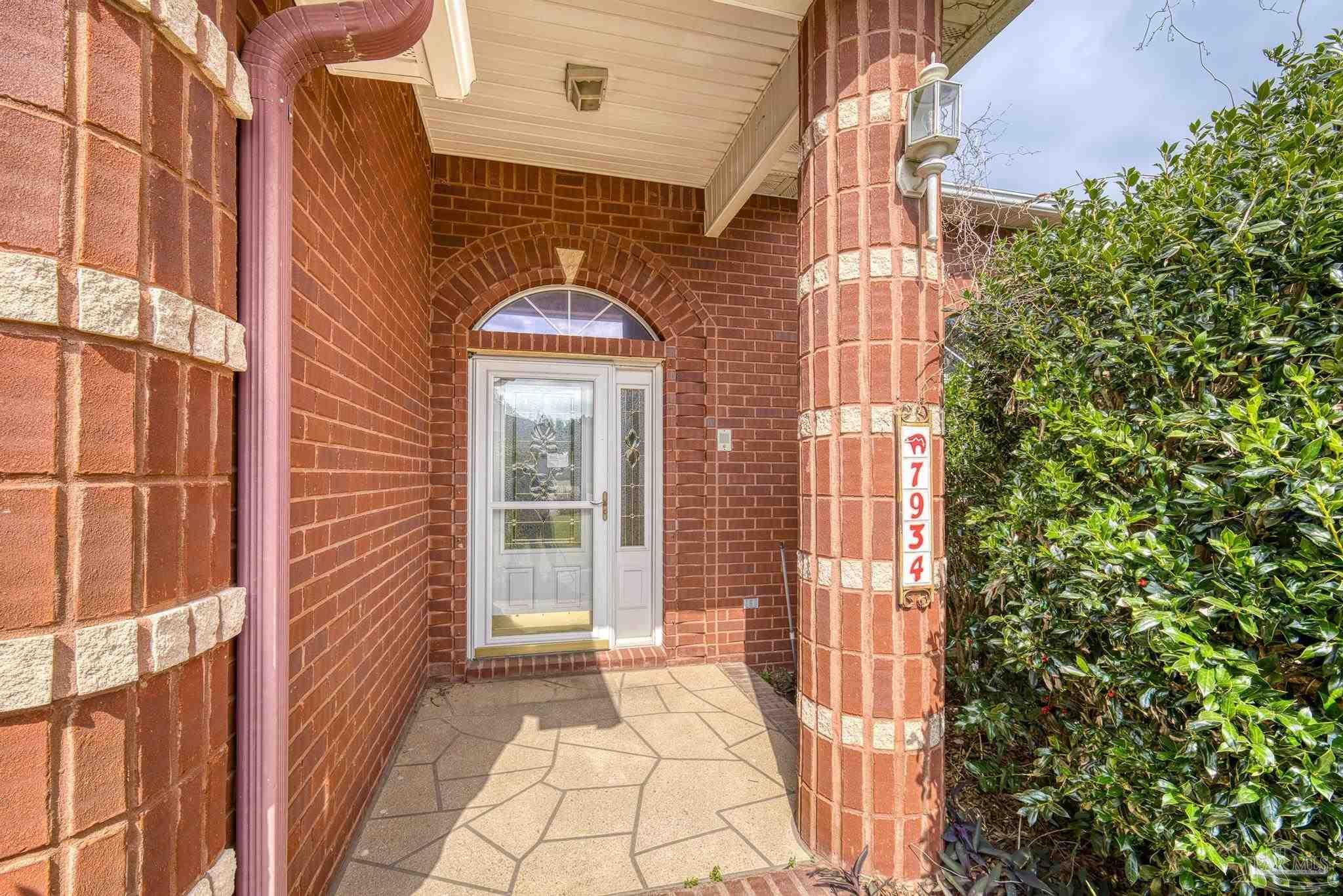 7934 Castle Pointe Way Pensacola, FL 32506 - Photo 3 of 48