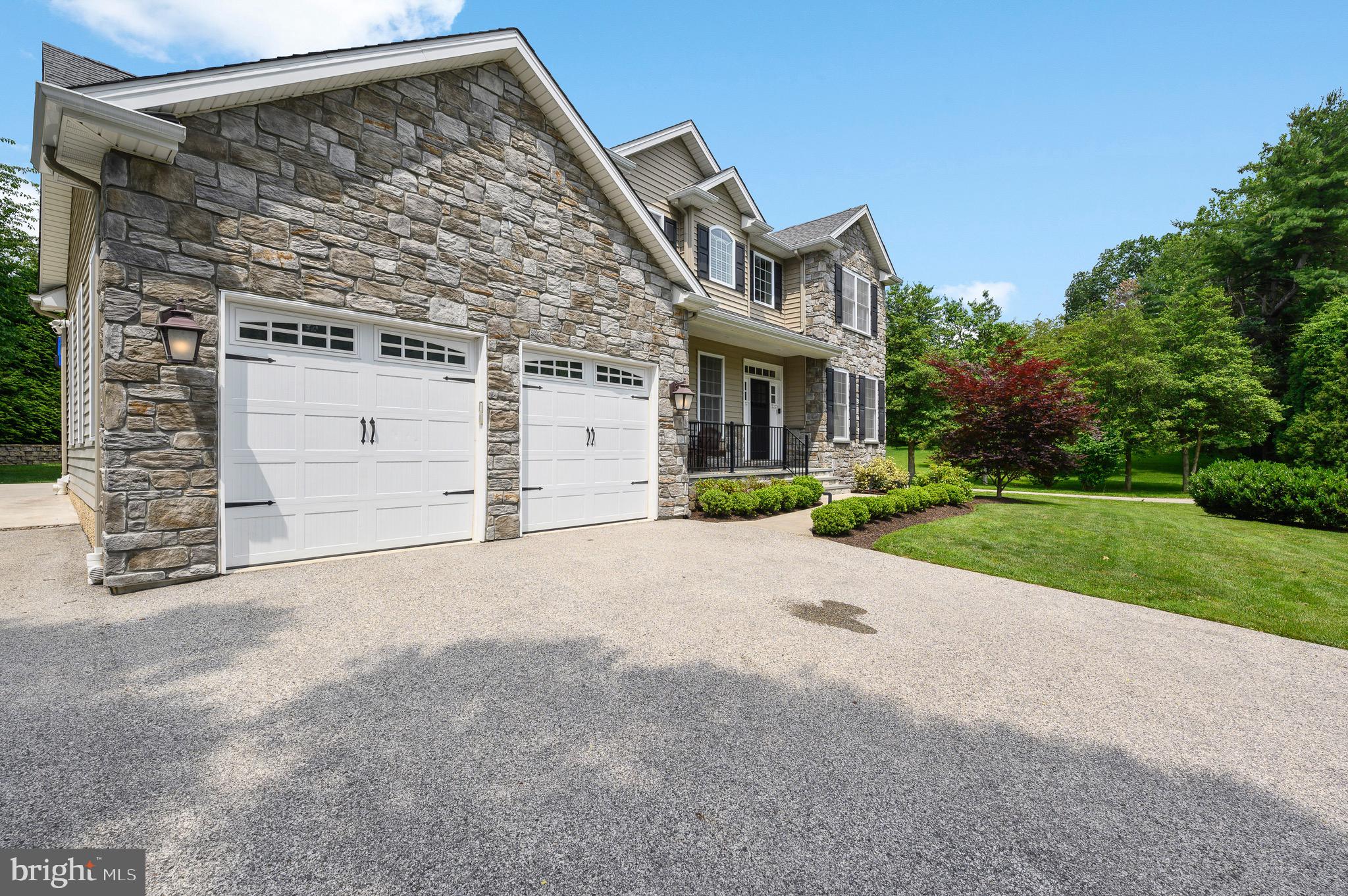 106 North Malin Road Broomall, PA 19008 - Photo 3 of 37 Two car garage