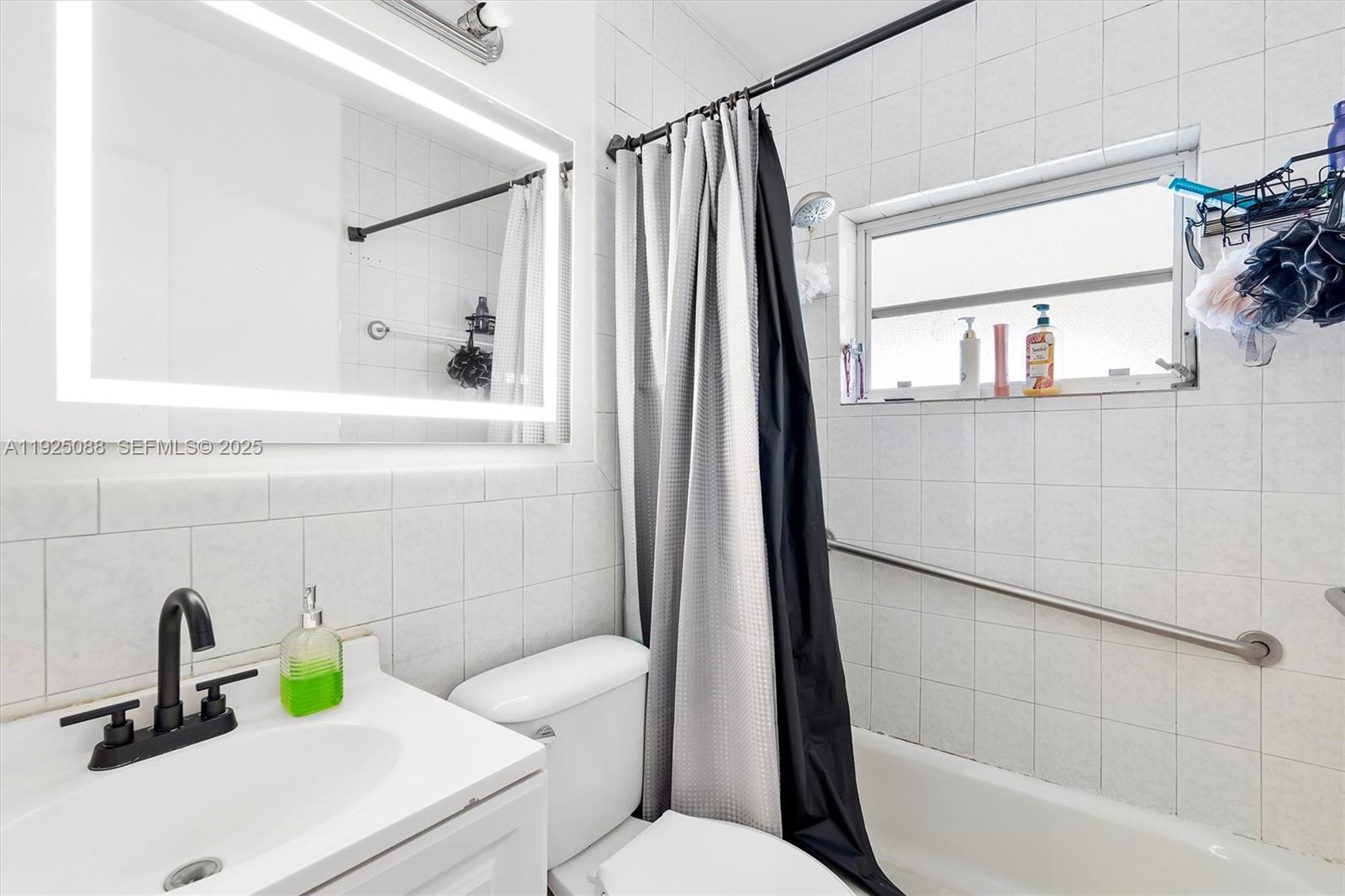 355 West 54th Street Hialeah, FL 33012 - Photo 25 of 36