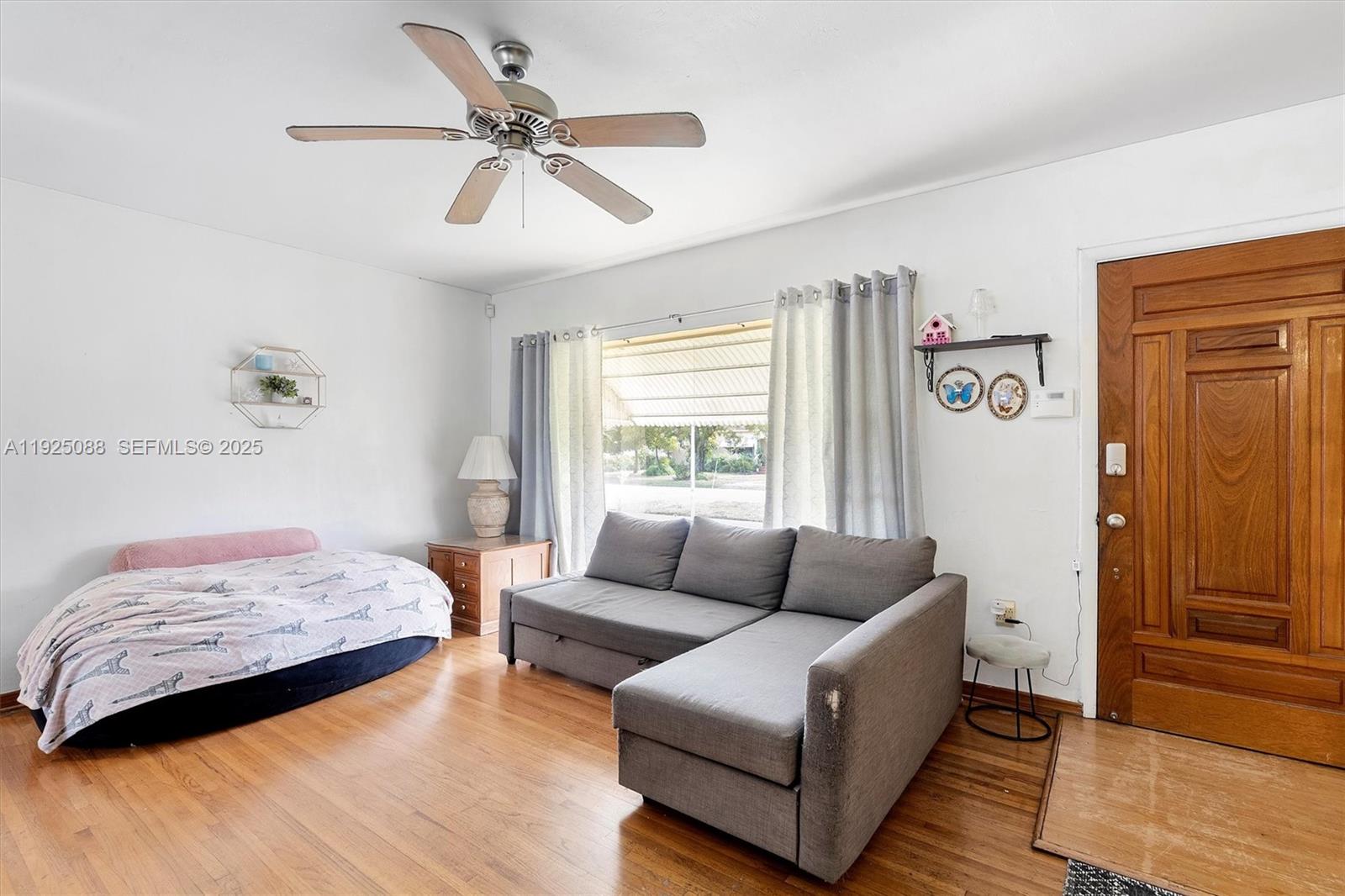 355 West 54th Street Hialeah, FL 33012 - Photo 9 of 36