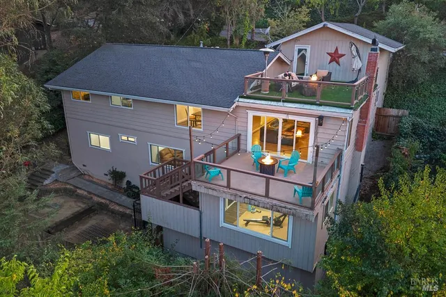 $1,395,000 | 12 Haven Drive, Petaluma, CA 94952