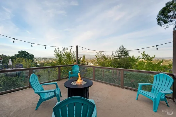$1,259,000 | 12 Haven Drive, Petaluma, CA 94952